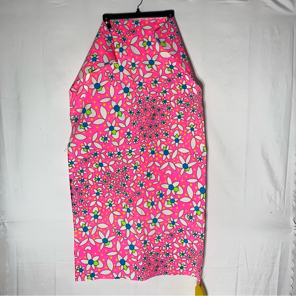 Vintage Floral Pink Fabric with Blue and White Accents - Picture 4 of 11